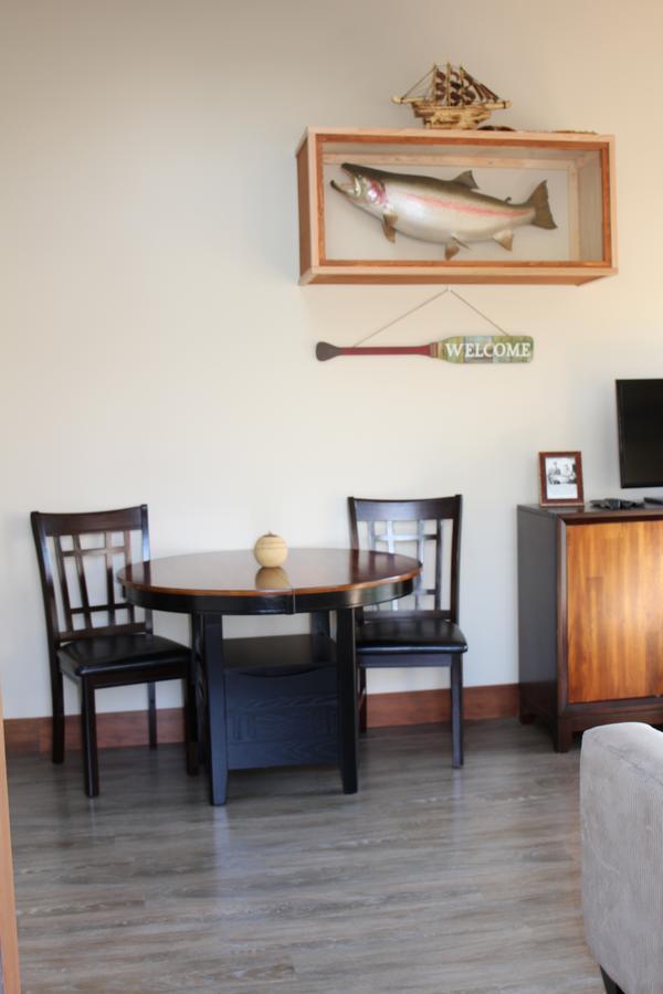 Tilby'S Rainbow Cottage Port Renfrew Ngoại thất bức ảnh